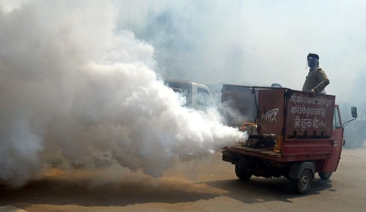 डेंगू और मलेरिया से बचाव के लिए नगर परिषद ने शुरू कराई फॉगिंग 2 Nagar Parishad, Start Fogging, City - मच्छरों पर नगर परिषद का वार, शहर में शुरू हुई फॉगिंग - Bhiwani News