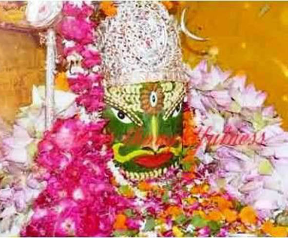 वामदेवेश्व मंदिर गुफा में स्थापित शिवलिंग। वामदेवेश्व मंदिर गुफा में स्थापित शिवलिंग।