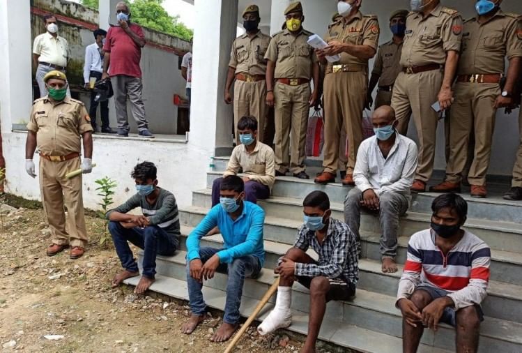 पुलिस की गिरफ्त में आरोपी।