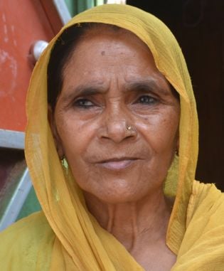 मोनी। संवाद