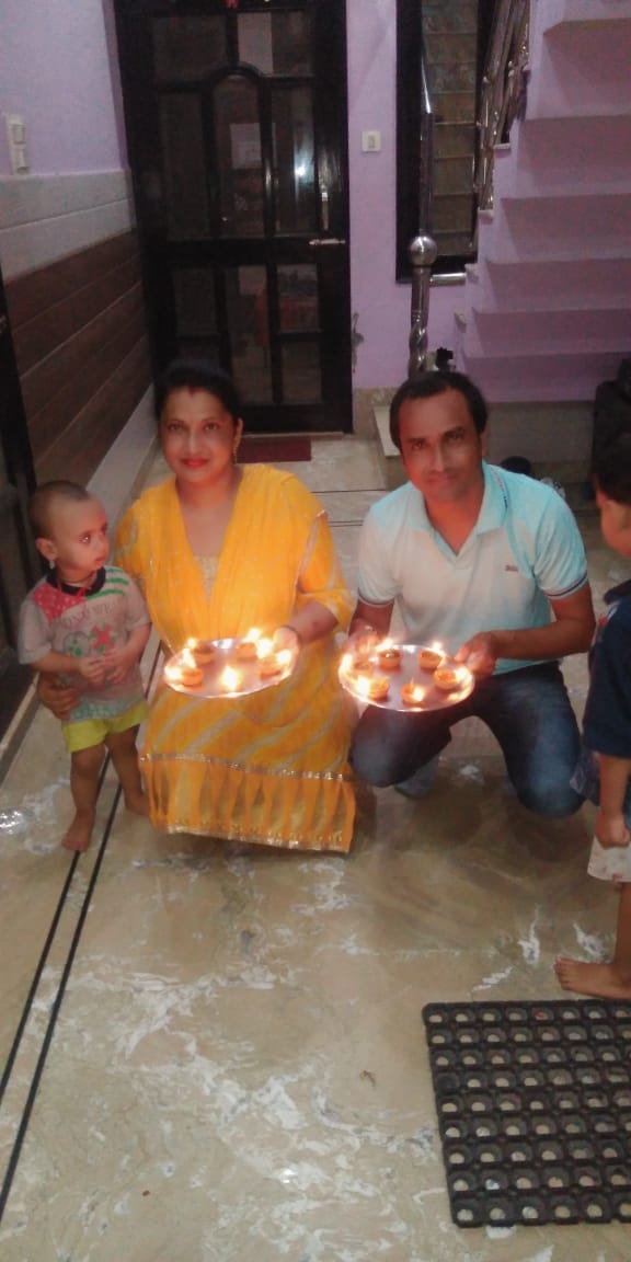 अयोध्या में श्री राम मंदिर भूमि पूजन की पूर्व संध्या पर दुर्गा विहार कॉलोनी में अपने निवास स्थान 