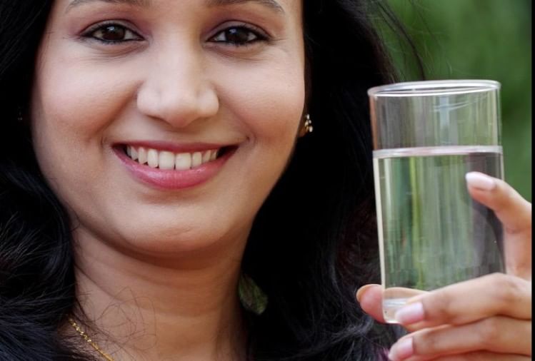 Lukewarm Water Benefits For Weight Loss And Digestive System आज का