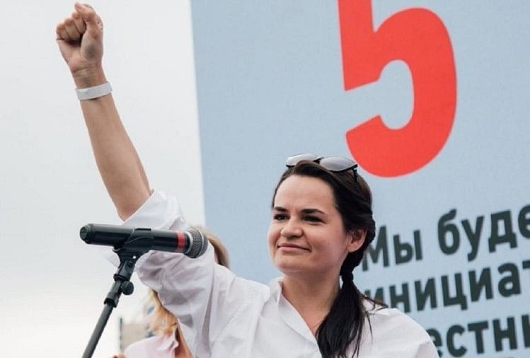 चुनाव अभियान के दौरान स्वेतलाना तिखानोव्स्काया