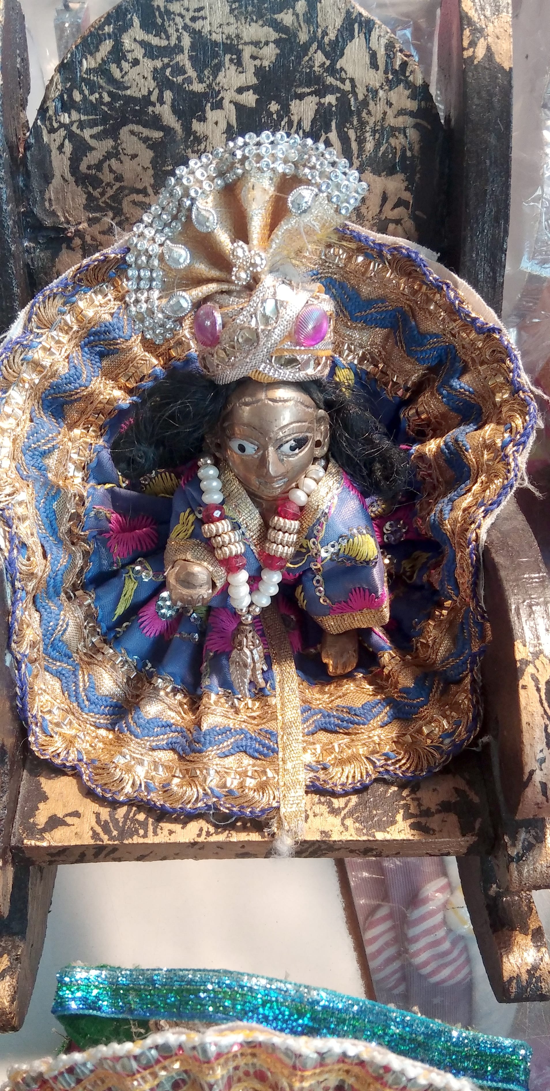 शामली श्री कृष्ण जन्माष्टमी  पर  पालने में सजे कान्हा