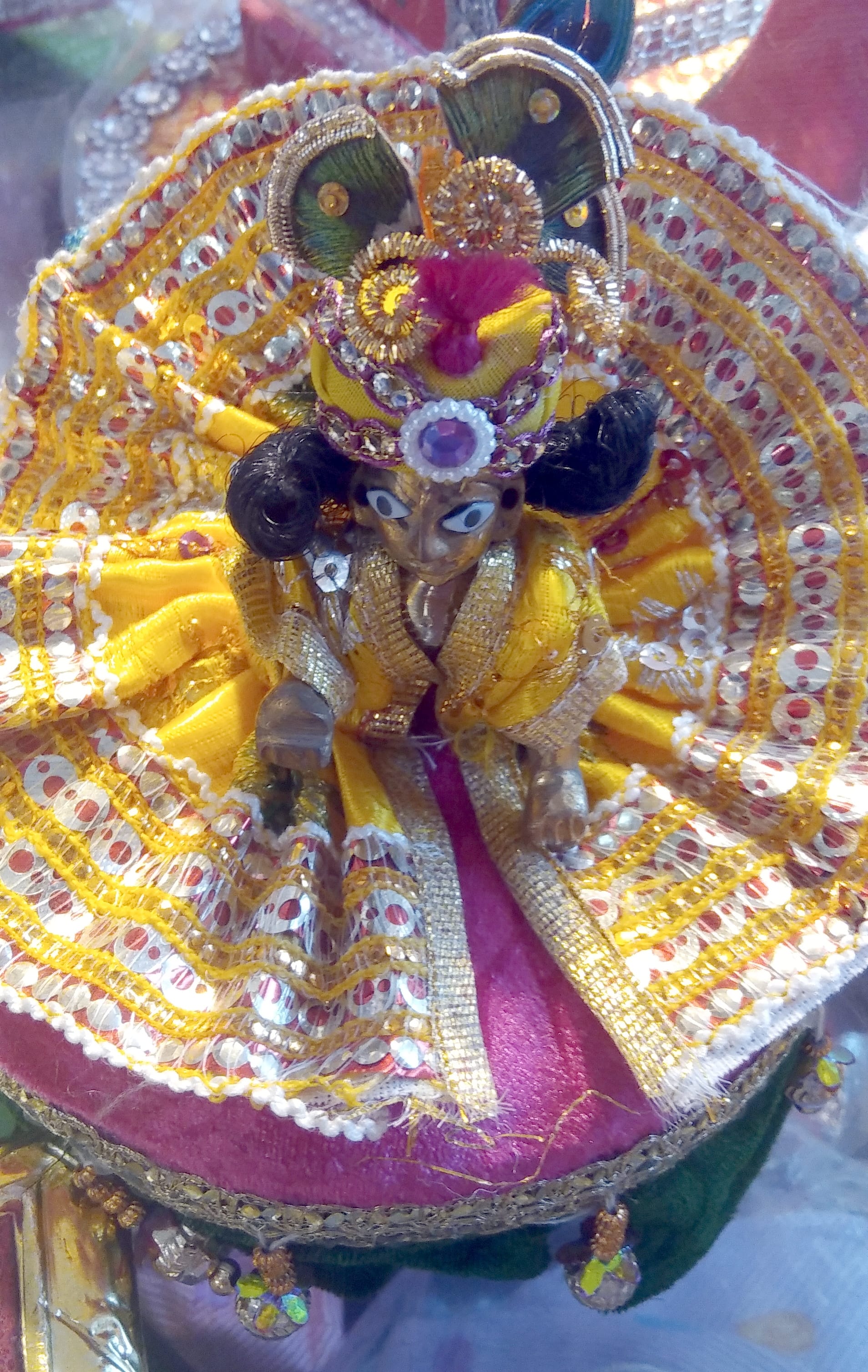 शामली श्री कृष्ण जन्माष्टमी  पर  पालने में सजे कान्हा