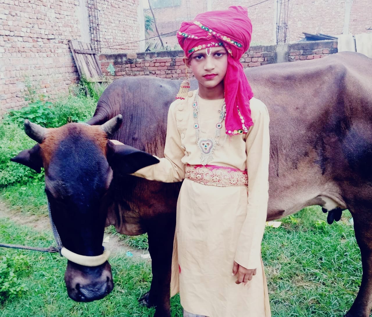 ग्वाले के वेश में सजा बच्चा ग्वाले के वेश में सजा बच्चा