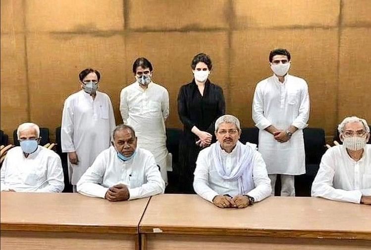 राजस्थान सियासी संकट: आलाकमान से मिलकर पायलट की तल्खी दूर, शिकायतों पर विचार करेगी समिति सचिन पायलट, प्रियंका गांधी एवं अन्य नेताओं के साथ