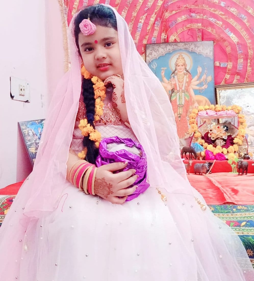 राधा वेश में सजी अमीषी अग्रवाल, शिवगंज मंडी। राधा वेश में सजी अमीषी अग्रवाल, शिवगंज मंडी।