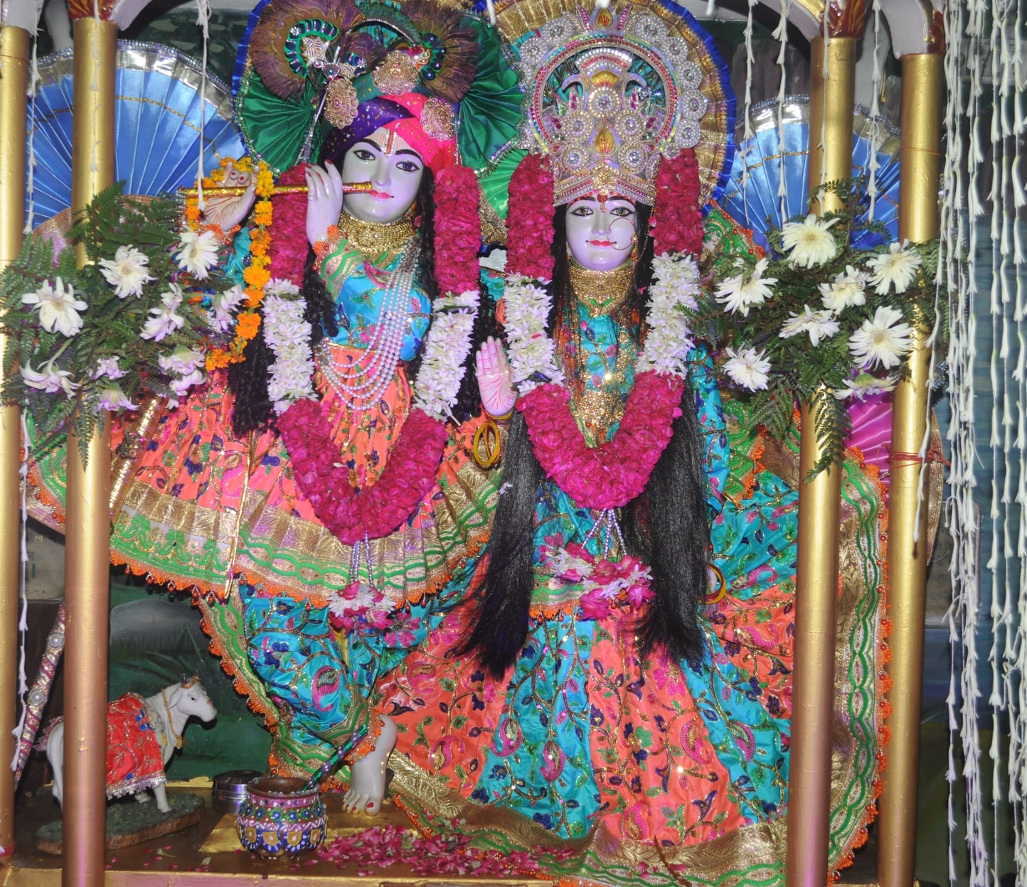 शामली सत्यनारयण मन्दिर में सजी राधा कृष्ण की मुर्ति