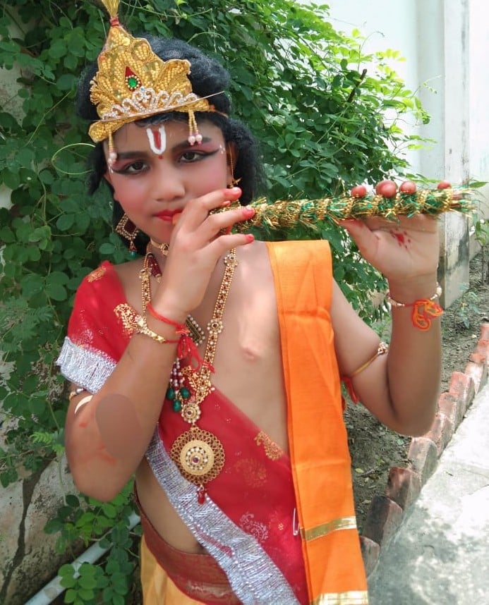 जन्माष्टमी के लिए शकरमंडी निवासी श्रेयस बैंकर पुत्र मधुसूदन बैंकर। जन्माष्टमी के लिए शकरमंडी निवासी श्रेयस बैंकर पुत्र मधुसूदन बैंकर।