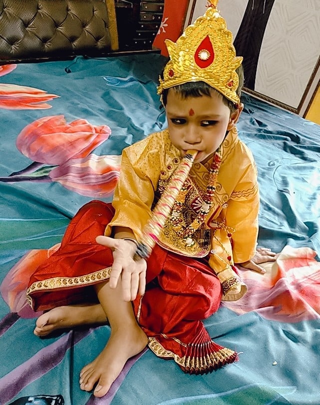 जन्माष्टमी के लिए सिंगरामऊ निवासी अतिक्ष बरनवाल पुत्र अंकित बरनवाल। जन्माष्टमी के लिए सिंगरामऊ निवासी अतिक्ष बरनवाल पुत्र अंकित बरनवाल।