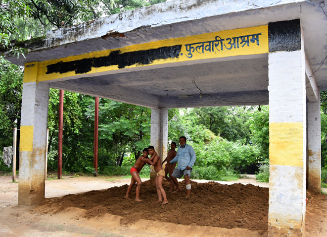 सहारनपुर में बाबा लाल दास रोड स्थित फुलवारी आश्रम में बना दंगल स्थल सहारनपुर में बाबा लाल दास रोड स्थित फुलवारी आश्रम में बना दंगल स्थल
