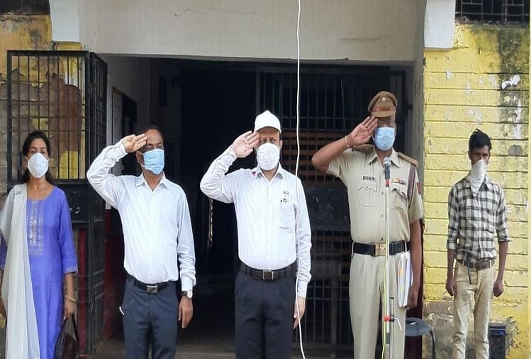 शिक्षा भवन में मनाया गया स्वतंत्रता दिवस
