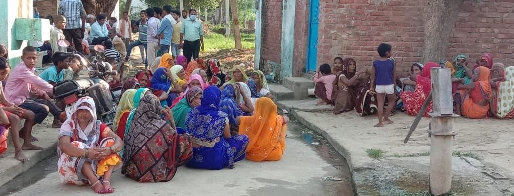 फोटो संख्या 29 रोते-बिलखते परिजन फोटो संख्या 29 रोते-बिलखते परिजन