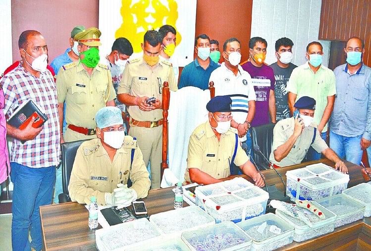 पुलिस ने 14 घंटे में किया लूटकांड का खुलासा