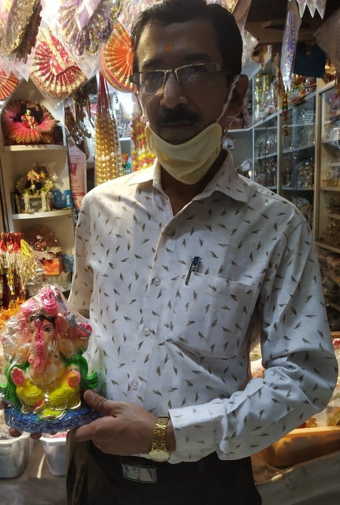 दुकानदार मनीष अग्रवाल। दुकानदार मनीष अग्रवाल।