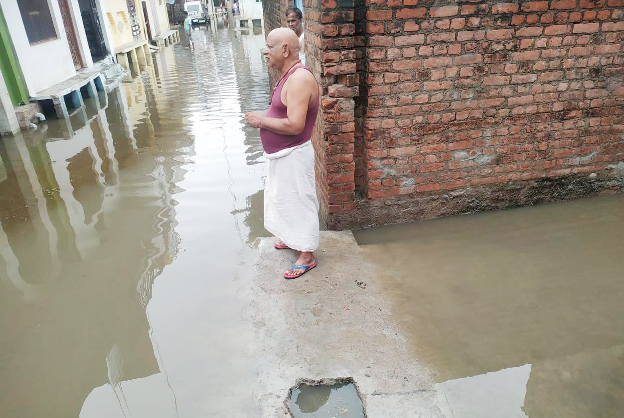 तालाबपुरा की गलियों में भरा बारिश का पानी तालाबपुरा की गलियों में भरा बारिश का पानी