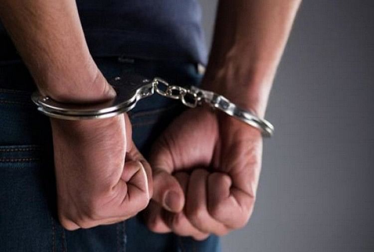 Tiga Naxalites Plfi Ditangkap Di Khunti, 13 Penjahat Cyber ​​Juga Ditangkap Dari Distrik Deoghar