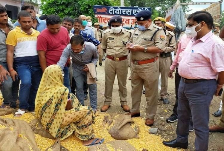 दुर्घटनास्थल पर पहुंचे एटा के डीएम और एसएसपी