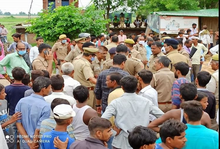 हादसे के बाद मौके पर पहुंची पुलिसटीम