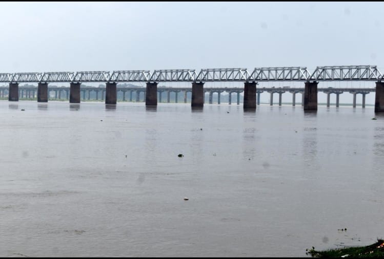 Prayagraj News Rise In Gangayamuna Water Level, Ndrf Alert