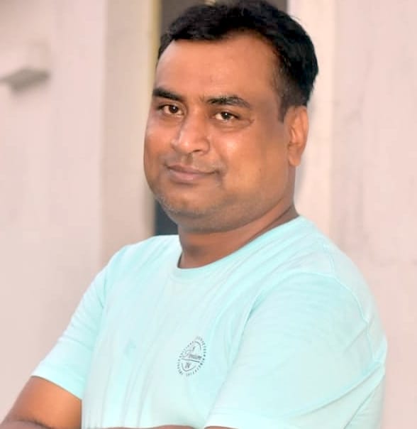 फोटोग्राफर ज्ञानप्रकाश।
