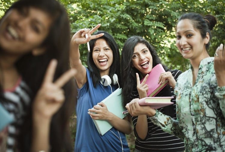 छात्राएं