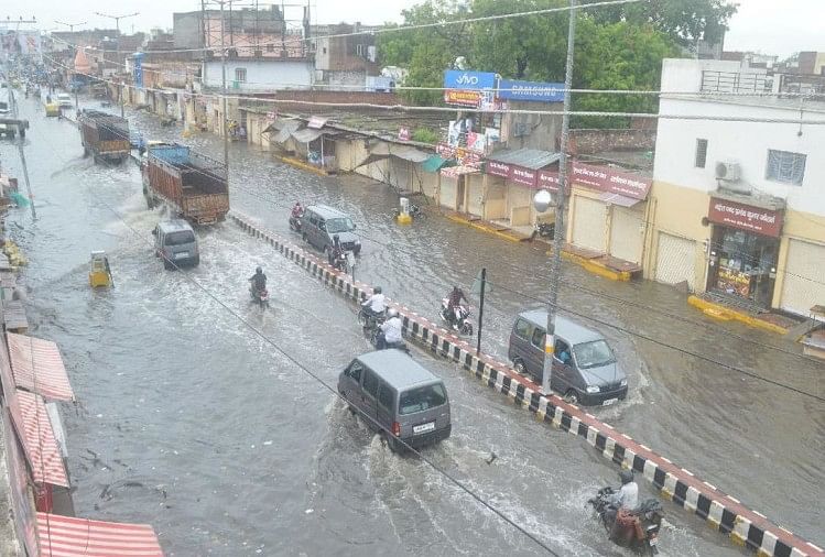 हाईवे पर भी जलभराव