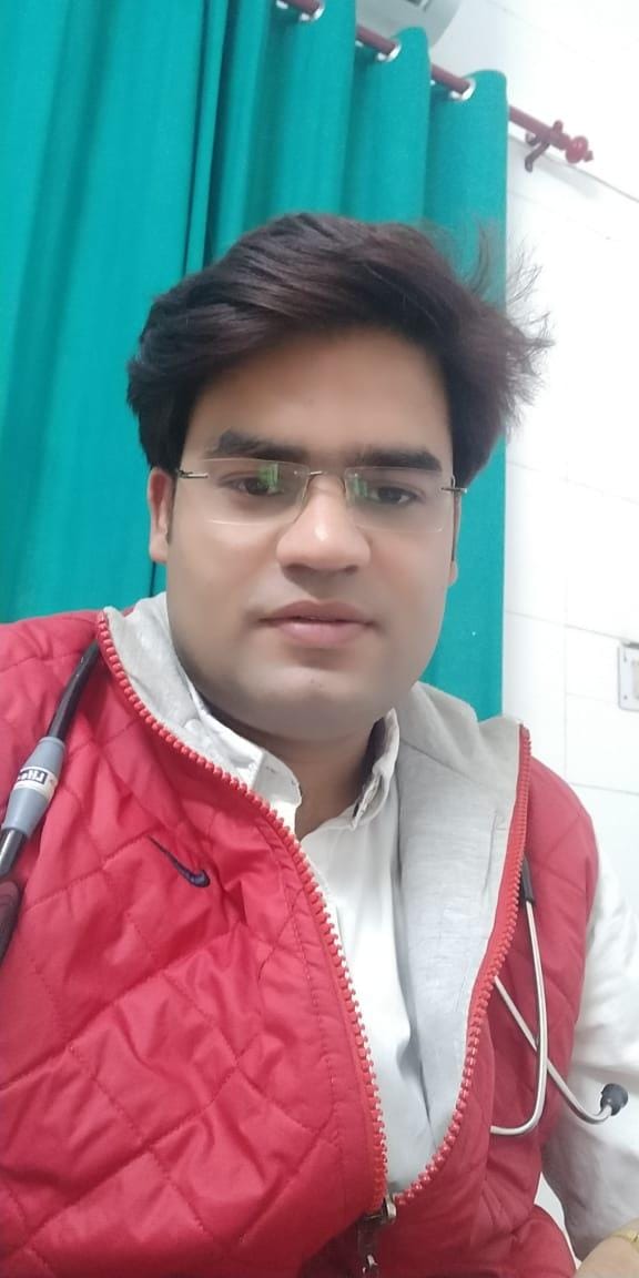 डॉ विवेक तिवारी की फाइल फोटो