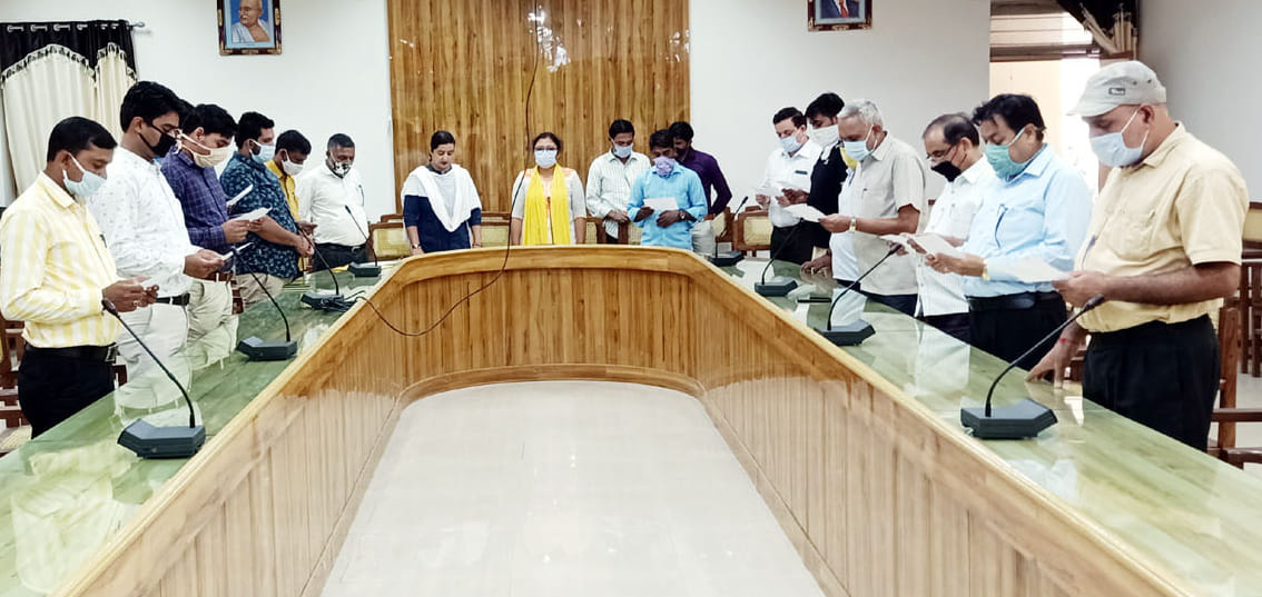 शामली कलक्ट्रेट सभागर में पूर्व प्रधानमंत्री स्वर्गीय राजीव गांधी के जन्मदिवस को सद्भावना दिव? शामली कलक्ट्रेट सभागर में पूर्व प्रधानमंत्री स्वर्गीय राजीव गांधी के जन्मदिवस को सद्भावना दिव?