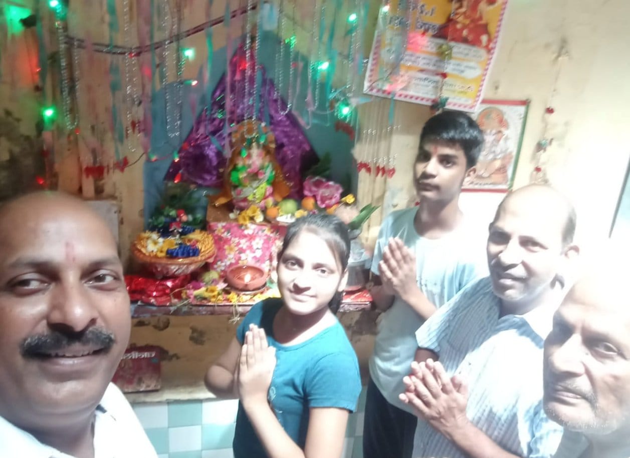 शामली में विनोद मित्तल अपने परिवार के साथ। शामली में विनोद मित्तल अपने परिवार के साथ।
