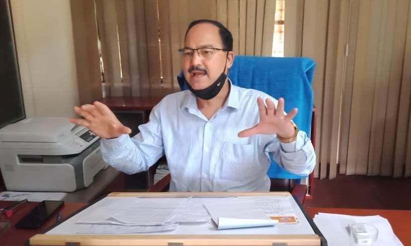कॉलेज में प्रेसवार्ता करते श्रीदेव सुमन विवि के कुलपति डॉ.पीपी ध्यानी।