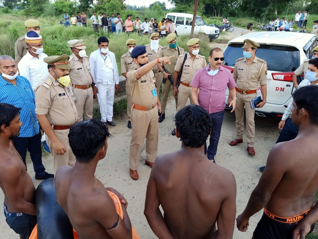 किरतपुर थाना क्षेत्र के ग्राम भरैकी में नहर में तीन मासूम बच्चों के साथ महिला के नहर में कूदने की ? किरतपुर थाना क्षेत्र के ग्राम भरैकी में नहर में तीन मासूम बच्चों के साथ महिला के नहर में कूदने की ?