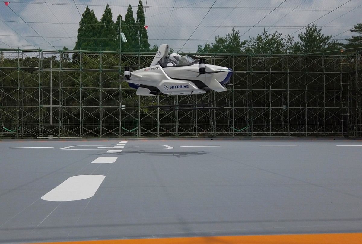 Japanese Company Successful Trial Of Flying Car This Car Fly For Some Minutes With One Person ज प न न क य उड न व ल क र क सफल पर क षण एक व यक त क ल कर क छ म नट