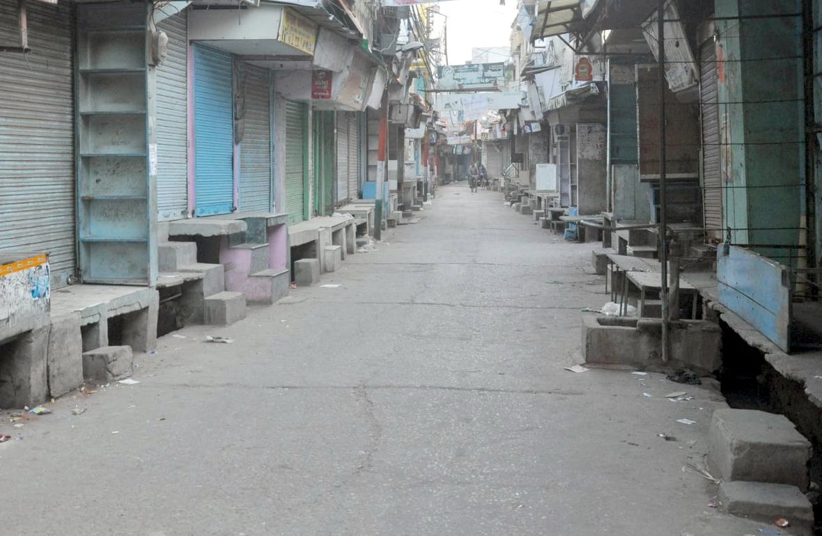 शामली में सुनसान पडा गांधी चौक बाजार शामली में सुनसान पडा गांधी चौक बाजार