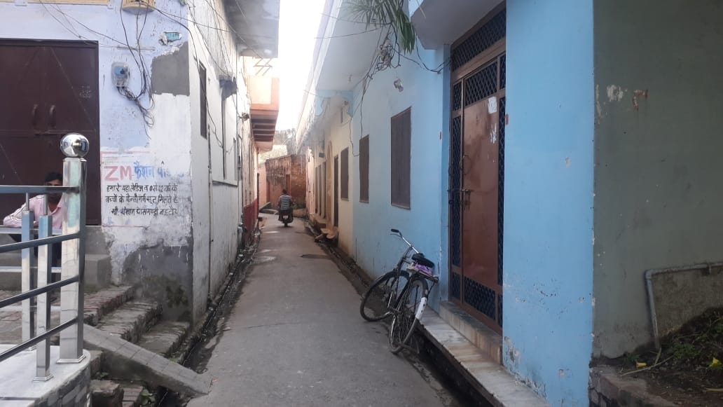 नहटौर के मोहल्ला सराय जोखा सिंह में वह गली जहां रहते थे रवीन्द्रनाथ त्यागी। नहटौर के मोहल्ला सराय जोखा सिंह में वह गली जहां रहते थे रवीन्द्रनाथ त्यागी।