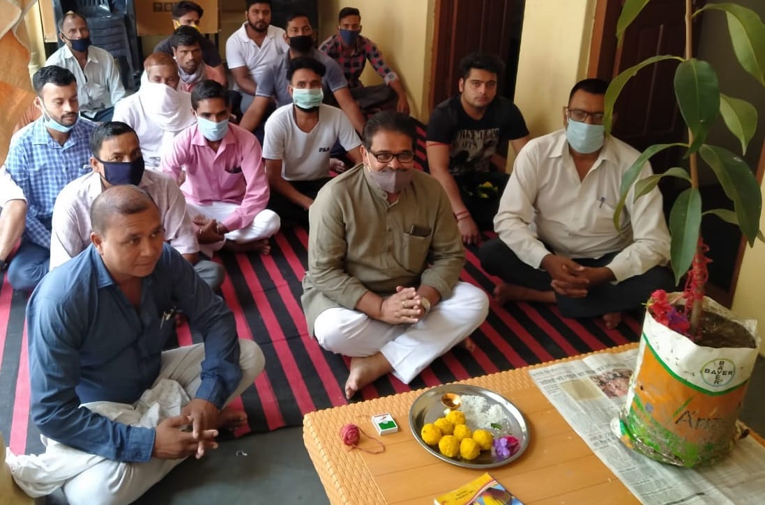 मुजफ्फराबाद में हिंदू जागरण मंच के अभ्यास वर्ग में मौजूद कार्यकर्ता मुजफ्फराबाद में हिंदू जागरण मंच के अभ्यास वर्ग में मौजूद कार्यकर्ता