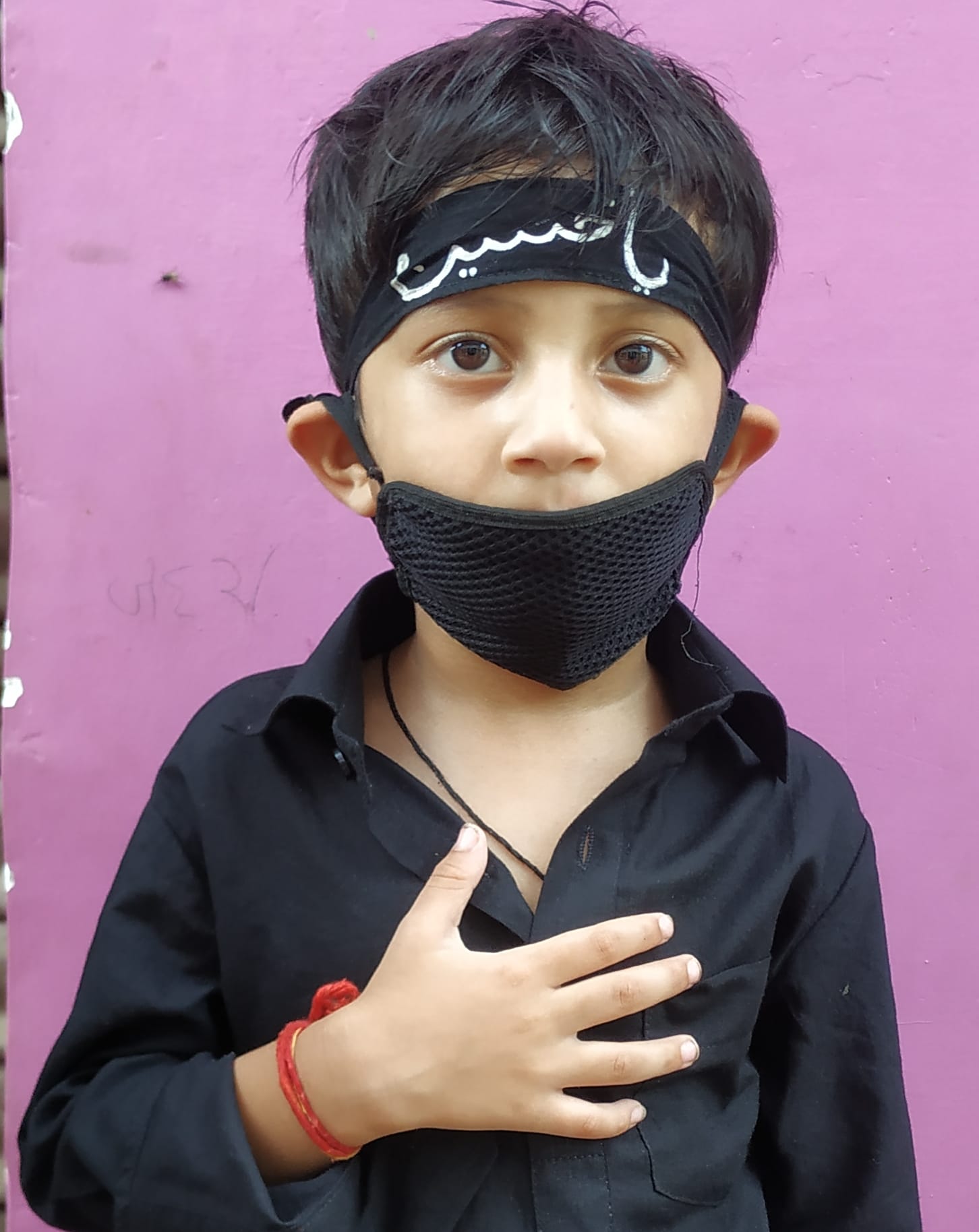 बिजनौर के कस्बा झालू के मोहल्ला सादात इमामबाड़ा में घर के अंदर मातम करता सोगवार। बिजनौर के कस्बा झालू के मोहल्ला सादात इमामबाड़ा में घर के अंदर मातम करता सोगवार।