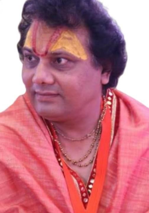 हाथरस: बल्लभ जी महाराज।