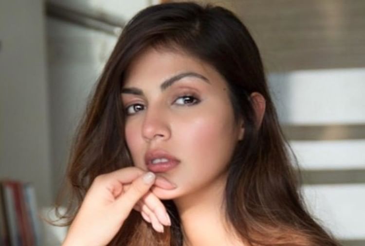 रिया चक्रवर्ती (फाइल फोटो)