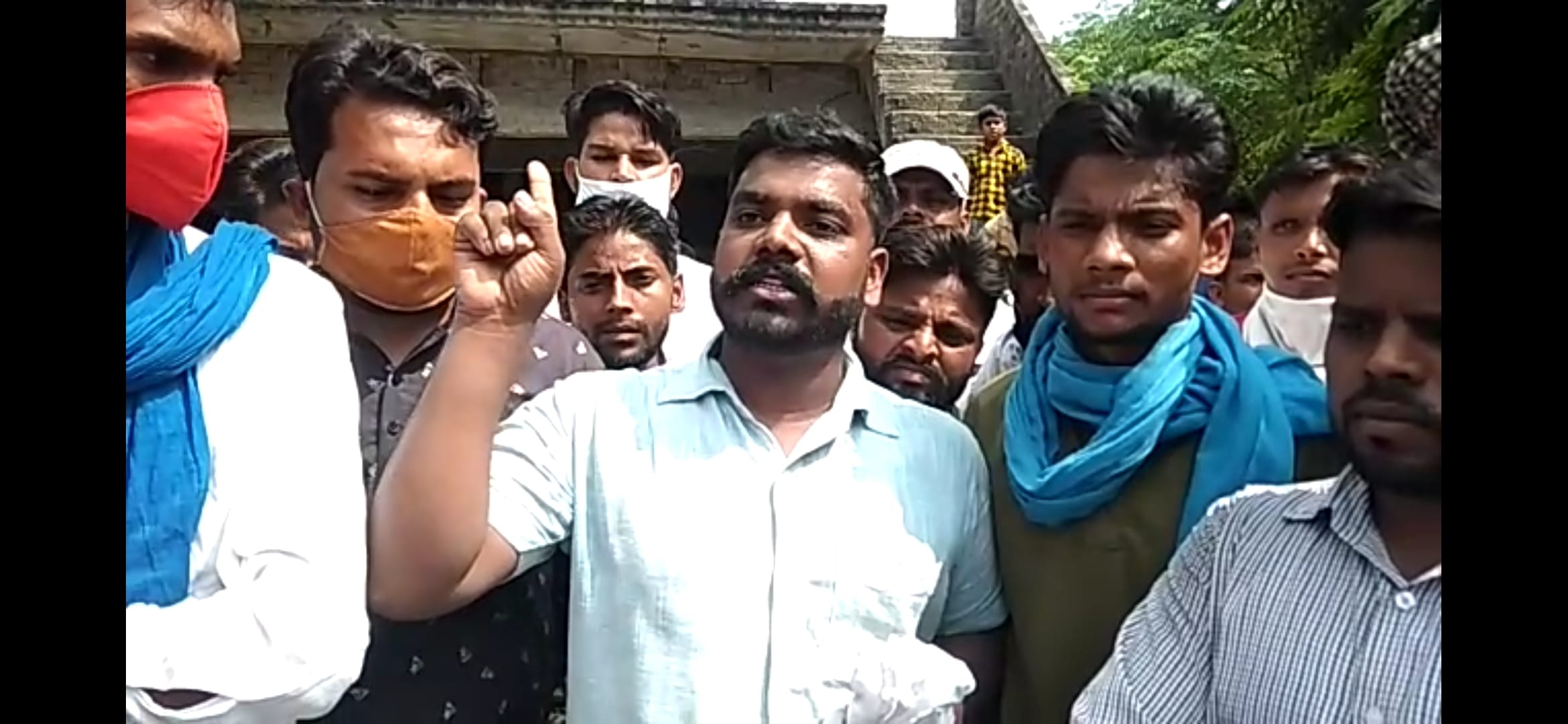 घटना पर रोष जताते आजाद समाज पार्टी के विधान सभा क्षेत्र अध्यक्ष सचिन खुराना