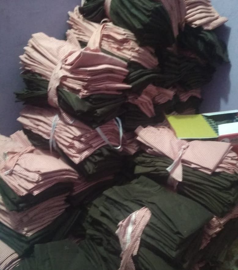 शामली में स्वयं सहायता समूह द्वारा तैयार की गई ड्रेस शामली में स्वयं सहायता समूह द्वारा तैयार की गई ड्रेस