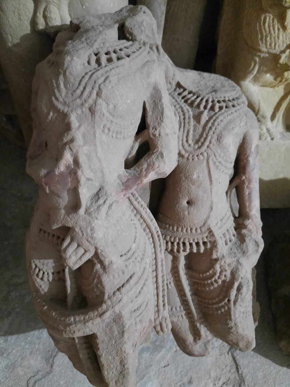 नवागढ़ में मिली प्राचीन मूर्ति नवागढ़ में मिली प्राचीन मूर्ति