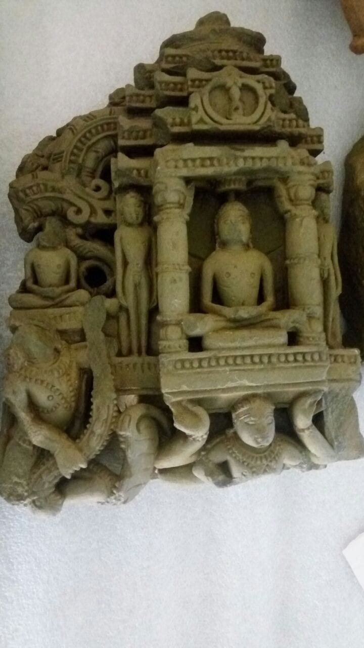 नवागढ़ मंदिर में मिली प्राचीन मूर्ति नवागढ़ मंदिर में मिली प्राचीन मूर्ति