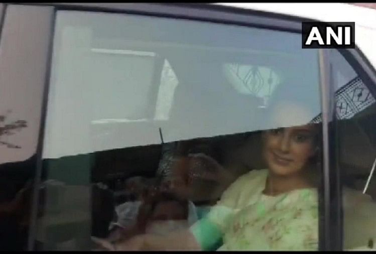 Kangana Ranaut Live Updates News in Hindi: Airport Security Karni Sena BMC