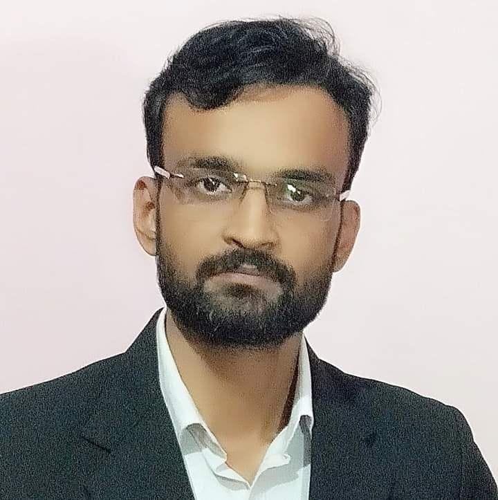 डॉ. मुकुल। डॉ. मुकुल।