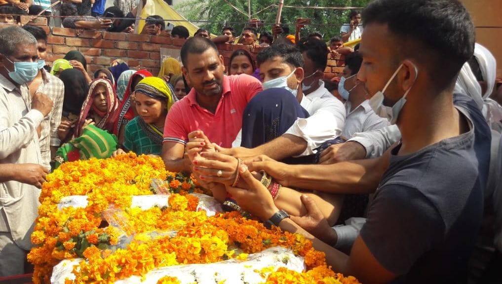 People gathered in last visit of Gunner Bhupendra, the youngest martyr of the district People gathered in last visit of Gunner Bhupendra, the youngest martyr of the district