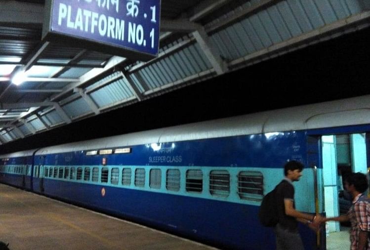 Quatre trains d’Agra-jhansi annulés en raison d’un blocage de la circulation – Passagers
