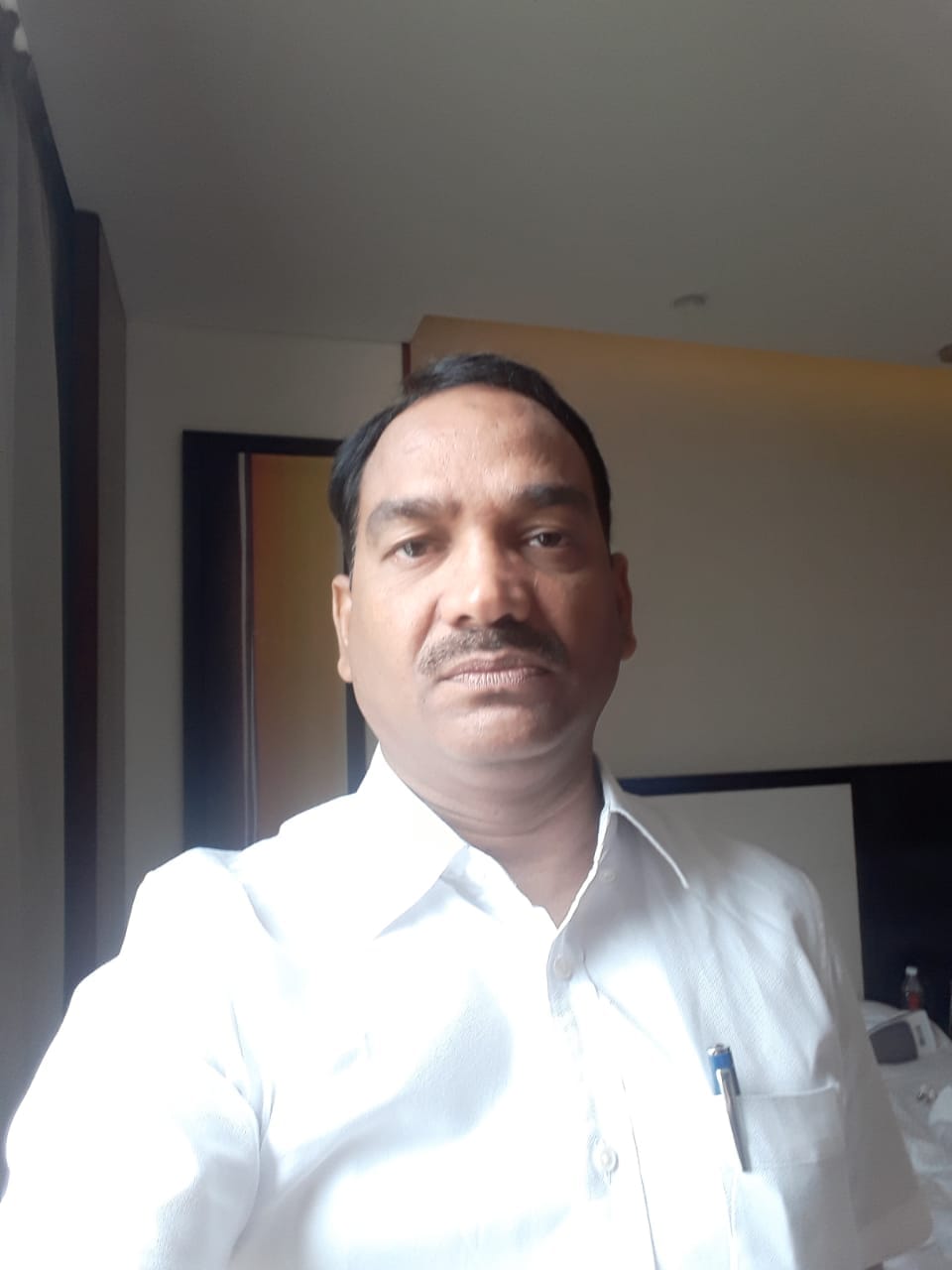 महोबा में कबरई के जवाहर नगर निवासी क्रशर व्यापारी इंद्रकांत त्रिपाठी की फाइल फोटो। महोबा में कबरई के जवाहर नगर निवासी क्रशर व्यापारी इंद्रकांत त्रिपाठी की फाइल फोटो।