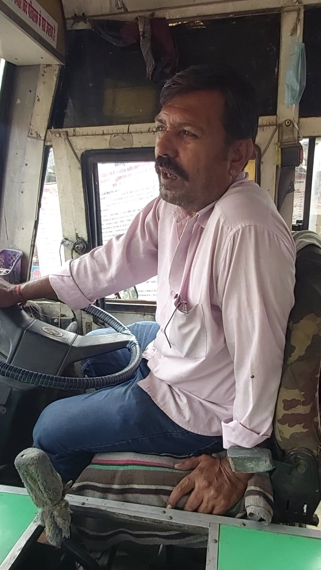 रोडवेज बस चालक ध्यान सिंह, जिसने कहा उसे दवाओं के बारे में ज्यादा पता नहीं।